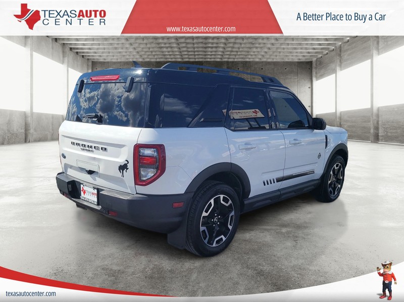 Ford Bronco Sport Vehicle Full-screen Gallery Image 7