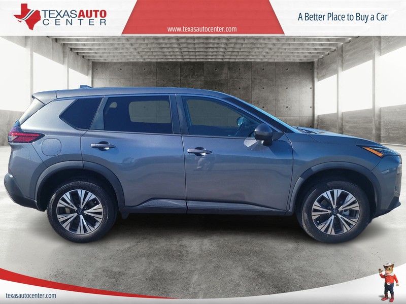 Nissan Rogue Vehicle Full-screen Gallery Image 4