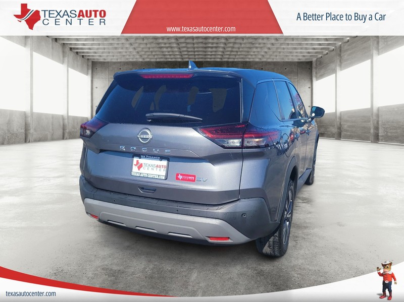 Nissan Rogue Vehicle Full-screen Gallery Image 8