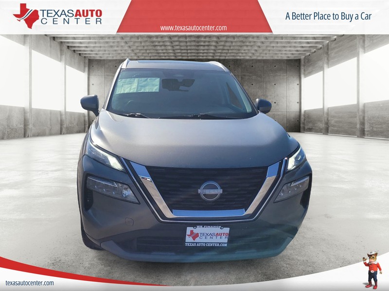 Nissan Rogue Vehicle Full-screen Gallery Image 3