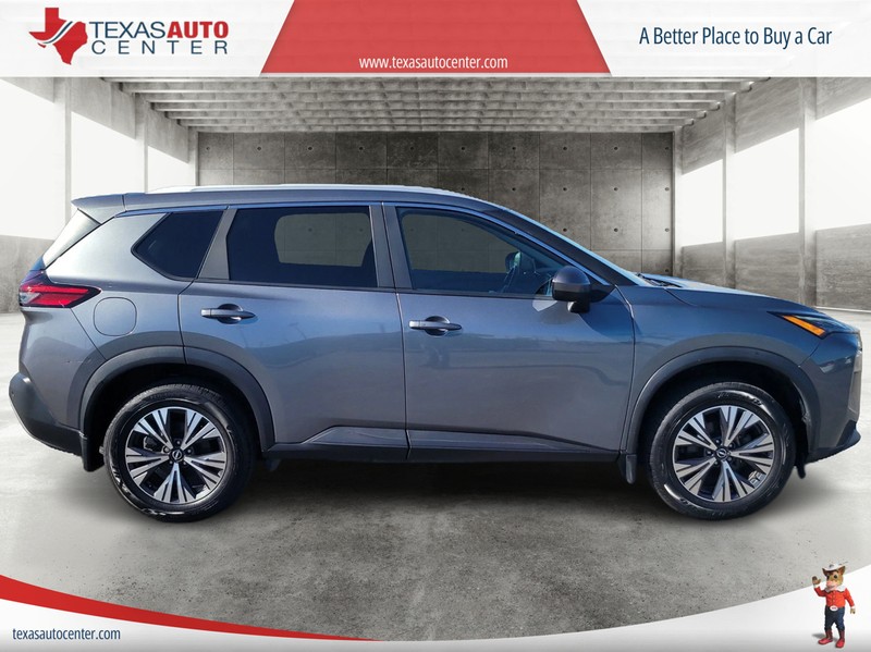 Nissan Rogue Vehicle Full-screen Gallery Image 4