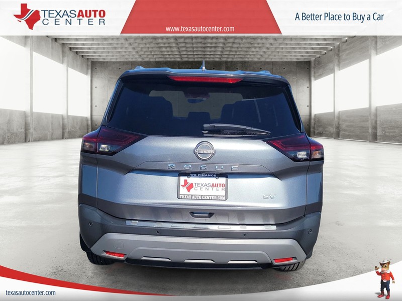 Nissan Rogue Vehicle Full-screen Gallery Image 6