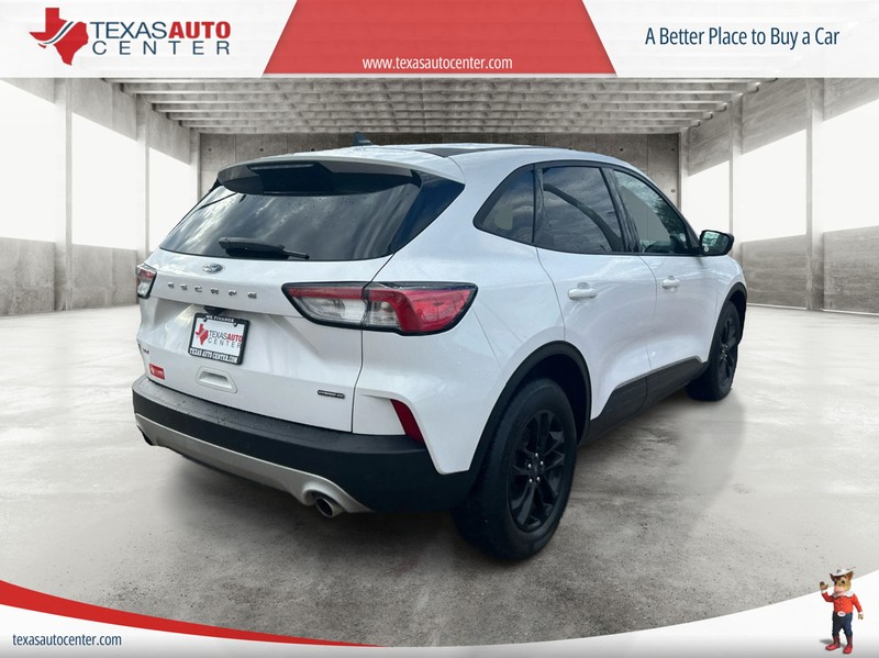 Ford Escape Vehicle Full-screen Gallery Image 7