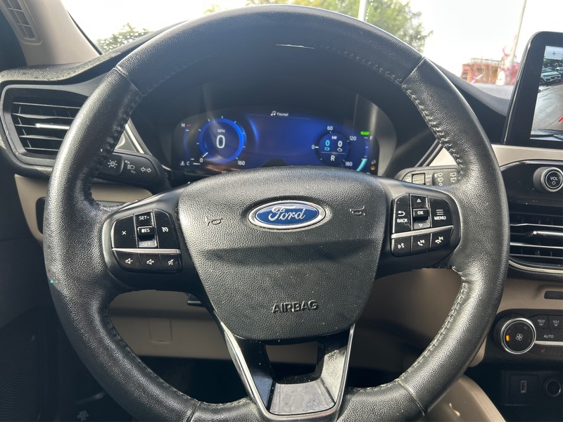 Ford Escape Vehicle Full-screen Gallery Image 14