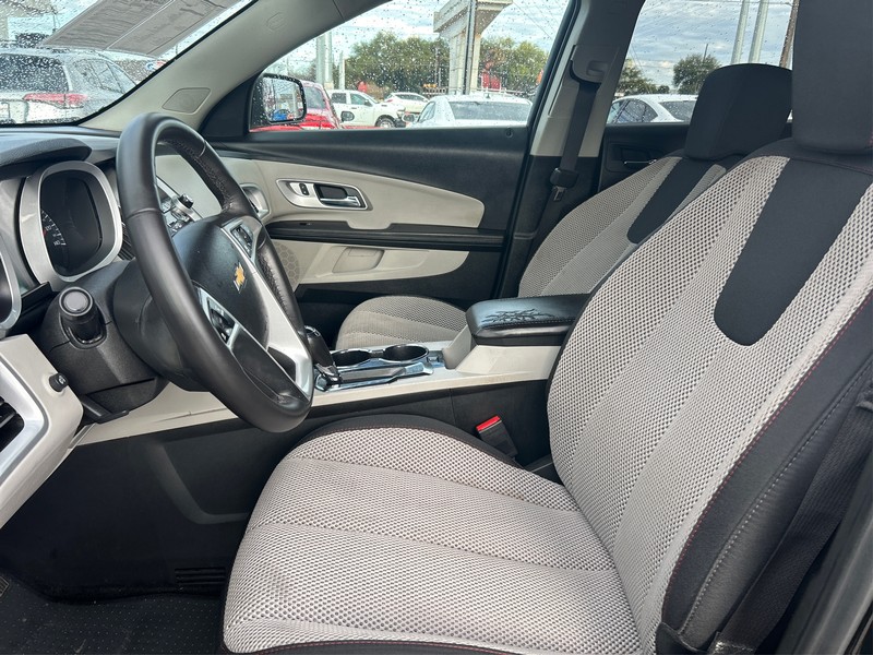 Chevrolet Equinox Vehicle Full-screen Gallery Image 09