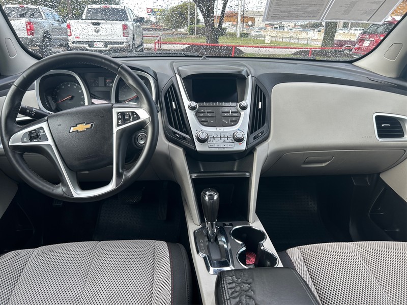 Chevrolet Equinox Vehicle Full-screen Gallery Image 12