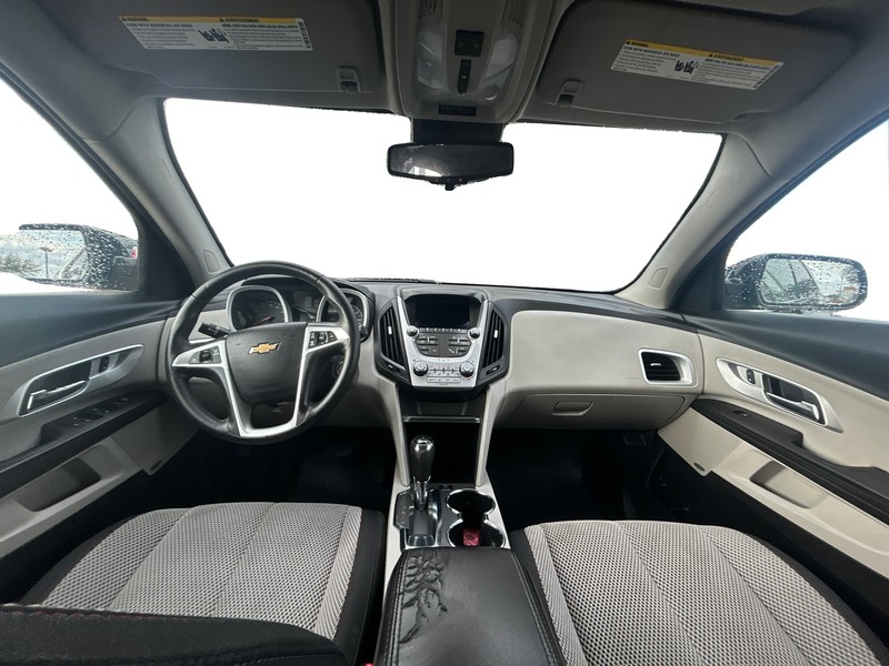 Chevrolet Equinox Vehicle Full-screen Gallery Image 15