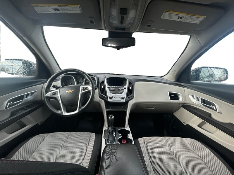 Chevrolet Equinox Vehicle Full-screen Gallery Image 16