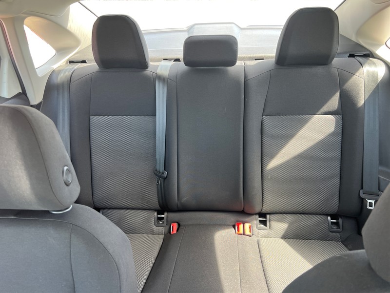 Volkswagen Jetta Vehicle Full-screen Gallery Image 12