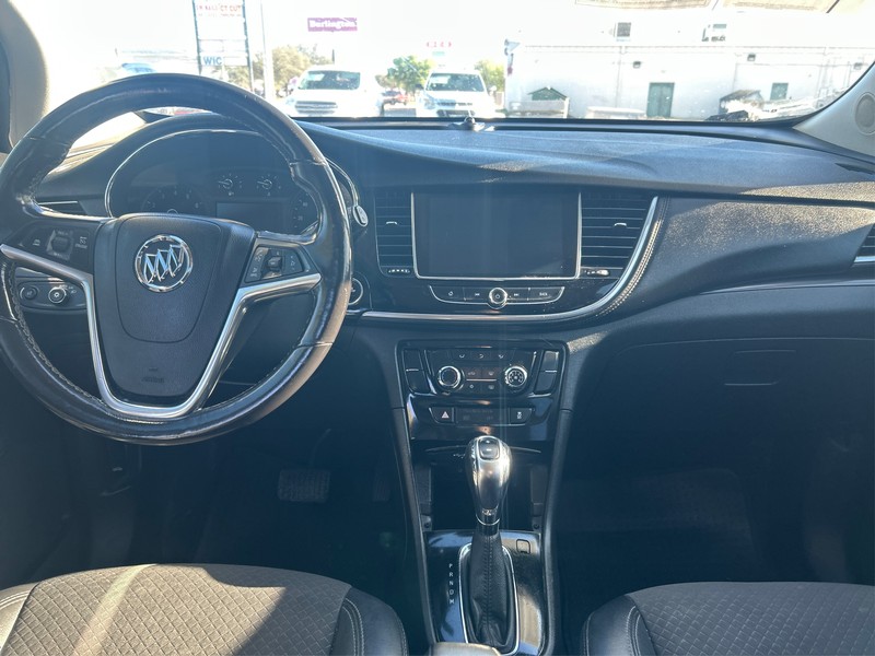 Buick Encore Vehicle Full-screen Gallery Image 12