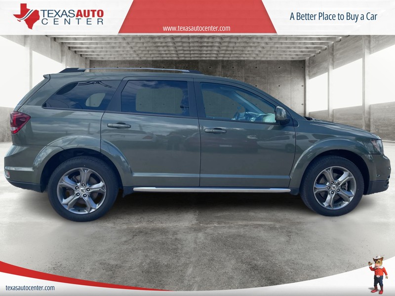 Dodge Journey Vehicle Full-screen Gallery Image 3