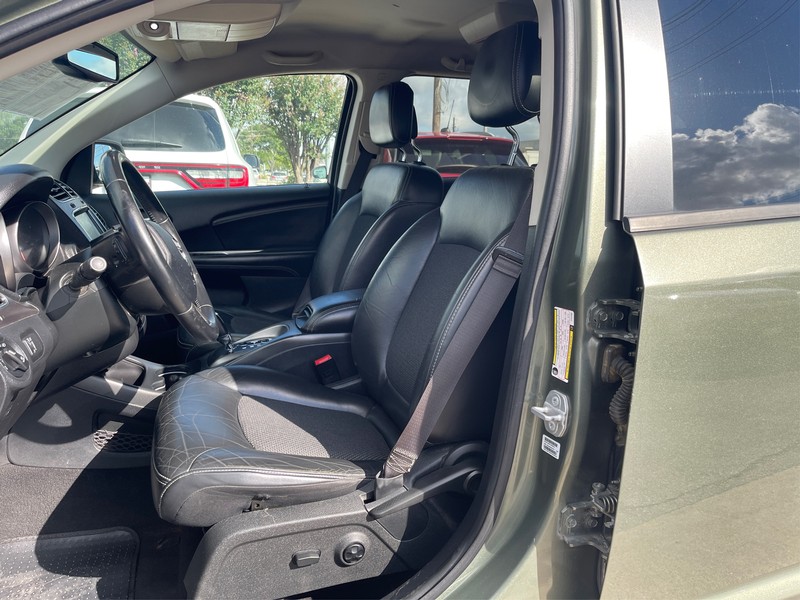 Dodge Journey Vehicle Full-screen Gallery Image 5