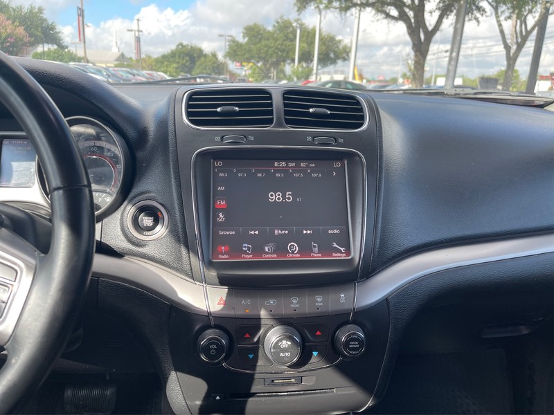 Dodge Journey Vehicle Full-screen Gallery Image 8