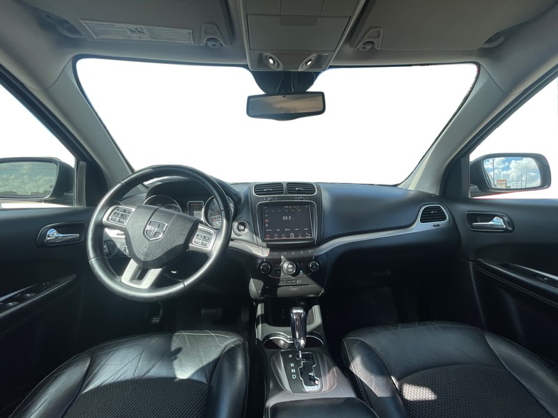 Dodge Journey Vehicle Full-screen Gallery Image 11