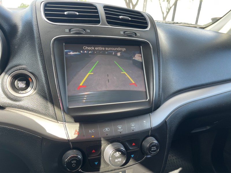 Dodge Journey Vehicle Full-screen Gallery Image 13