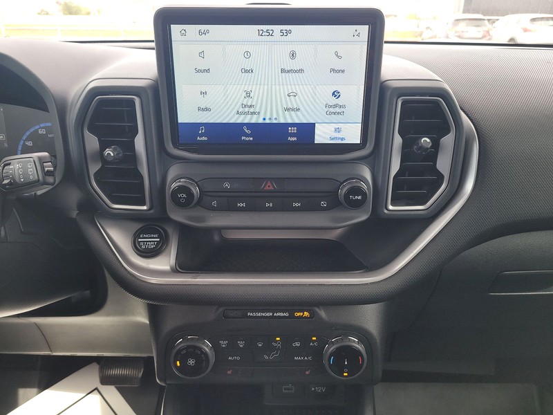 Ford Bronco Sport Vehicle Full-screen Gallery Image 12