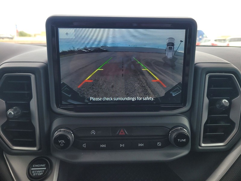 Ford Bronco Sport Vehicle Full-screen Gallery Image 17