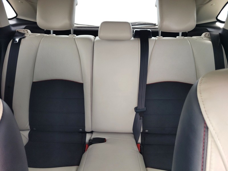 Mazda CX-3 Vehicle Full-screen Gallery Image 13