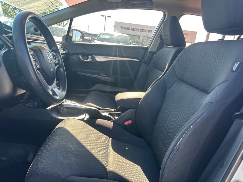 Honda Civic Sedan Vehicle Full-screen Gallery Image 9