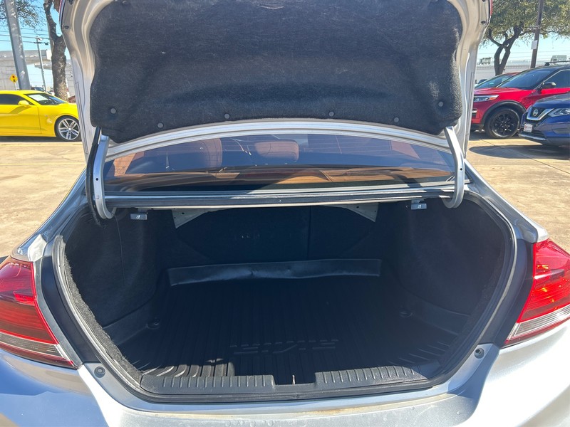 Honda Civic Sedan Vehicle Full-screen Gallery Image 11