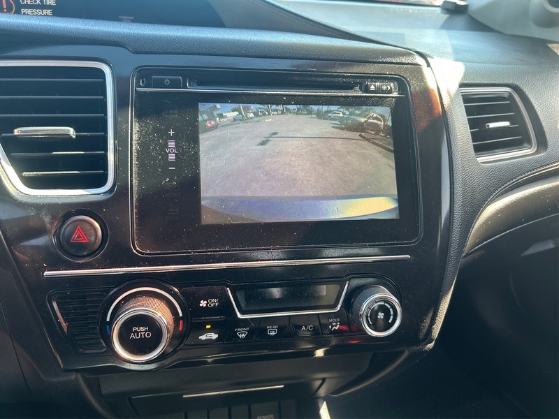 Honda Civic Sedan Vehicle Full-screen Gallery Image 17