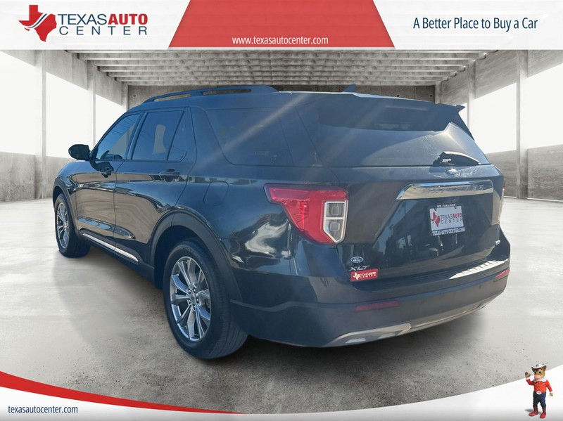 Ford Explorer Vehicle Full-screen Gallery Image 8