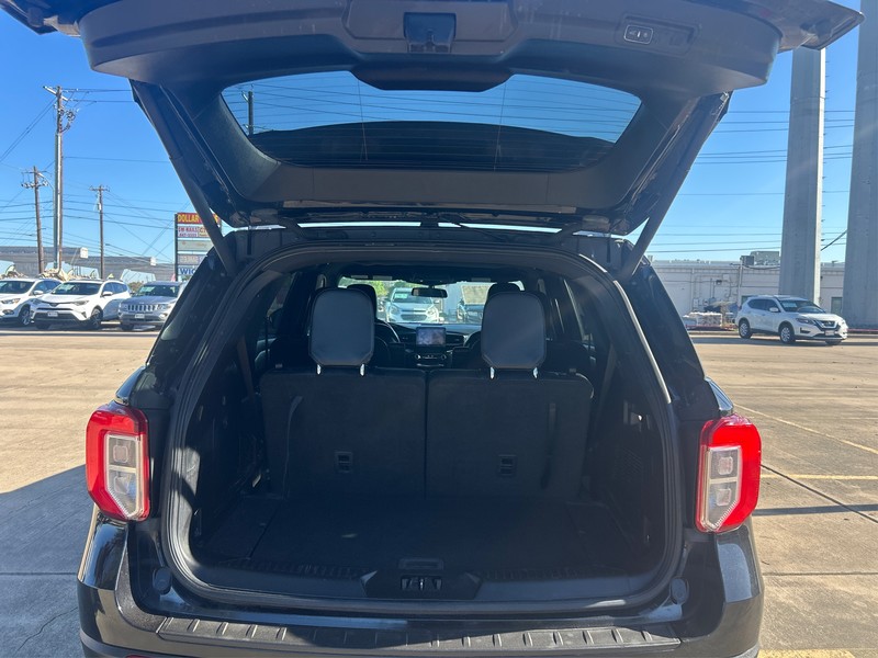 Ford Explorer Vehicle Full-screen Gallery Image 11