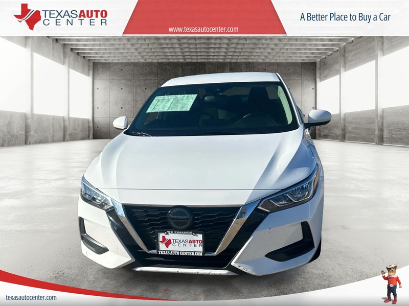 Nissan Sentra Vehicle Full-screen Gallery Image 3