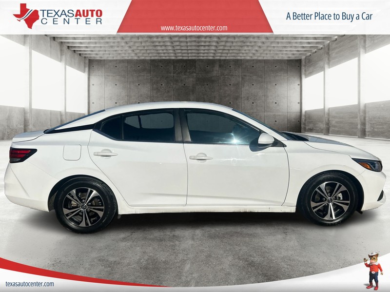 Nissan Sentra Vehicle Full-screen Gallery Image 4