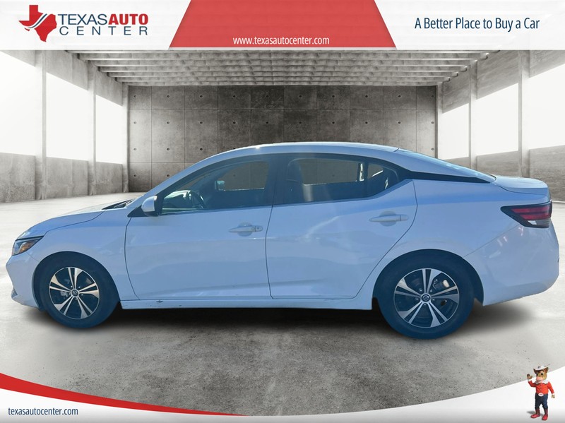 Nissan Sentra Vehicle Full-screen Gallery Image 5