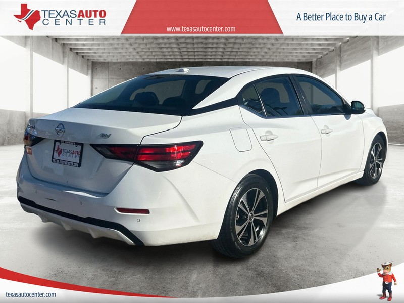 Nissan Sentra Vehicle Full-screen Gallery Image 7