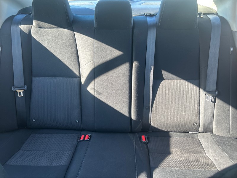 Nissan Sentra Vehicle Full-screen Gallery Image 13