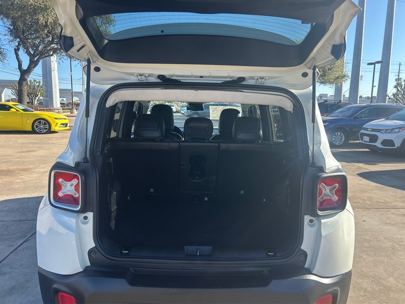 Jeep Renegade Vehicle Full-screen Gallery Image 11