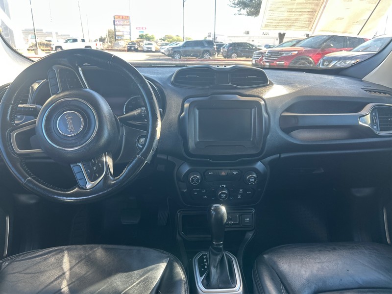 Jeep Renegade Vehicle Full-screen Gallery Image 12