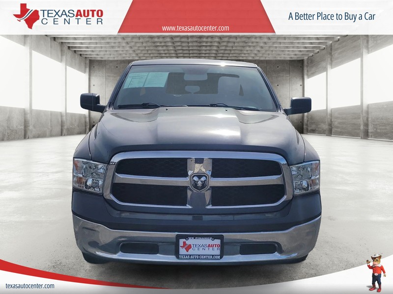 Ram 1500 Classic Vehicle Full-screen Gallery Image 03