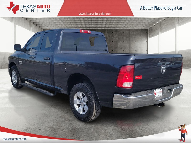 Ram 1500 Classic Vehicle Full-screen Gallery Image 08