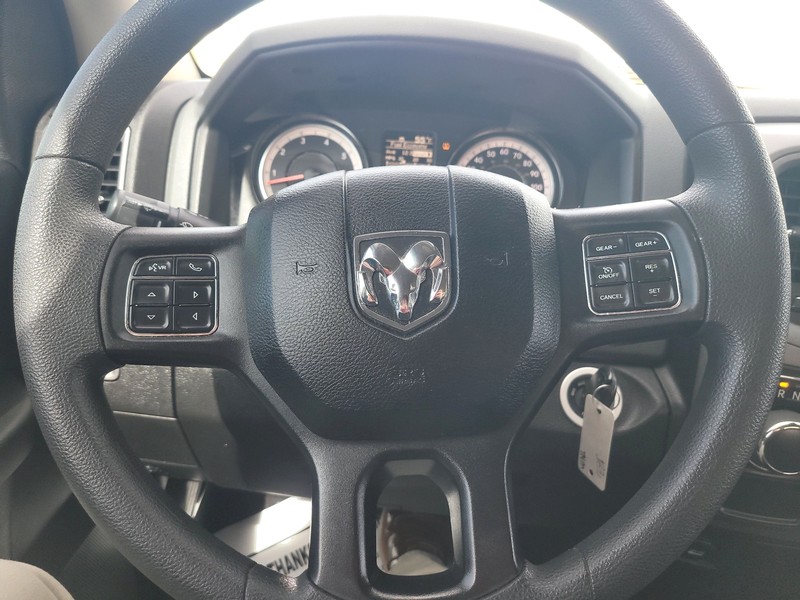 Ram 1500 Classic Vehicle Full-screen Gallery Image 13