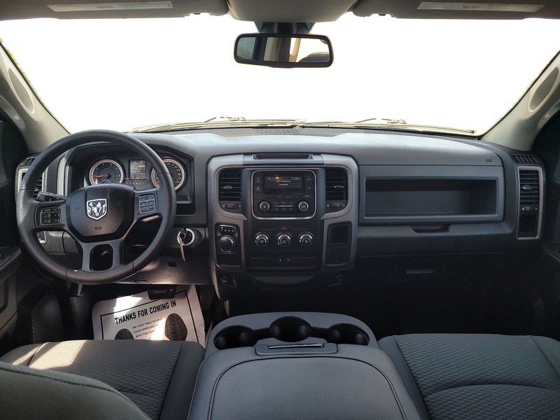 Ram 1500 Classic Vehicle Full-screen Gallery Image 15