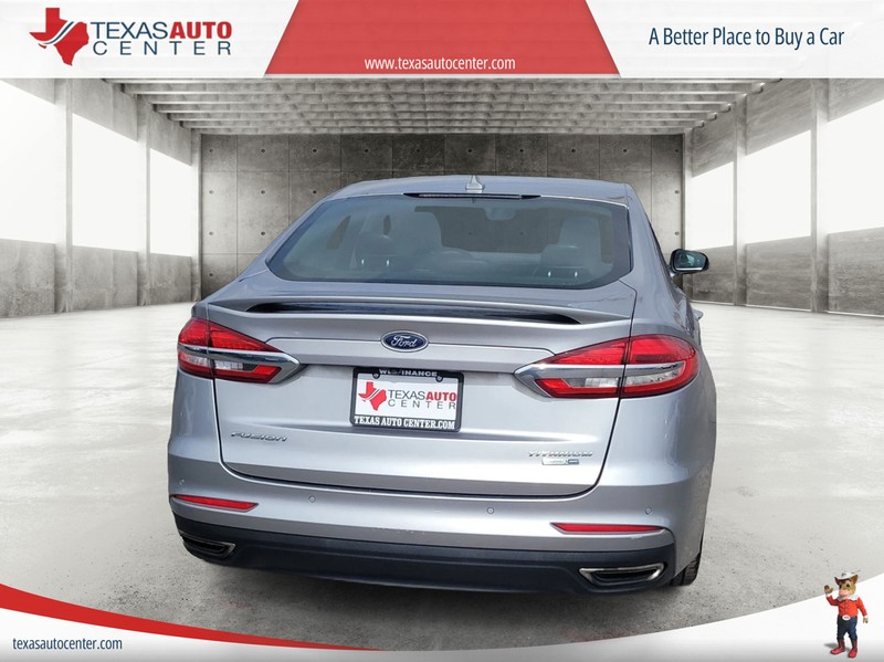 Ford Fusion Vehicle Full-screen Gallery Image 6