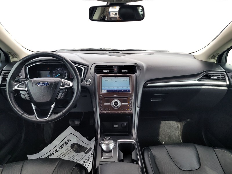 Ford Fusion Vehicle Full-screen Gallery Image 15