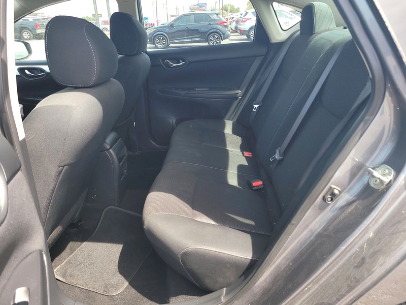 Nissan Sentra Vehicle Full-screen Gallery Image 10