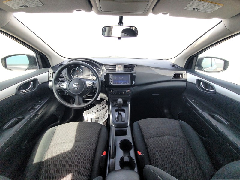 Nissan Sentra Vehicle Full-screen Gallery Image 14