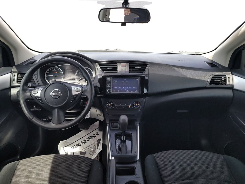 Nissan Sentra Vehicle Full-screen Gallery Image 15