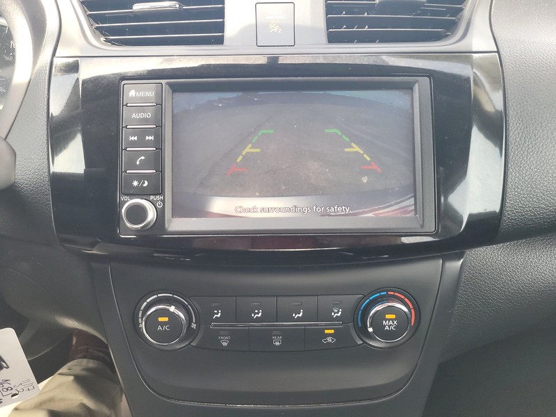 Nissan Sentra Vehicle Full-screen Gallery Image 16