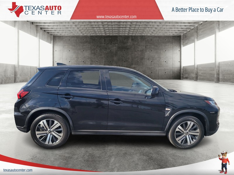 Mitsubishi Outlander Sport Vehicle Full-screen Gallery Image 05