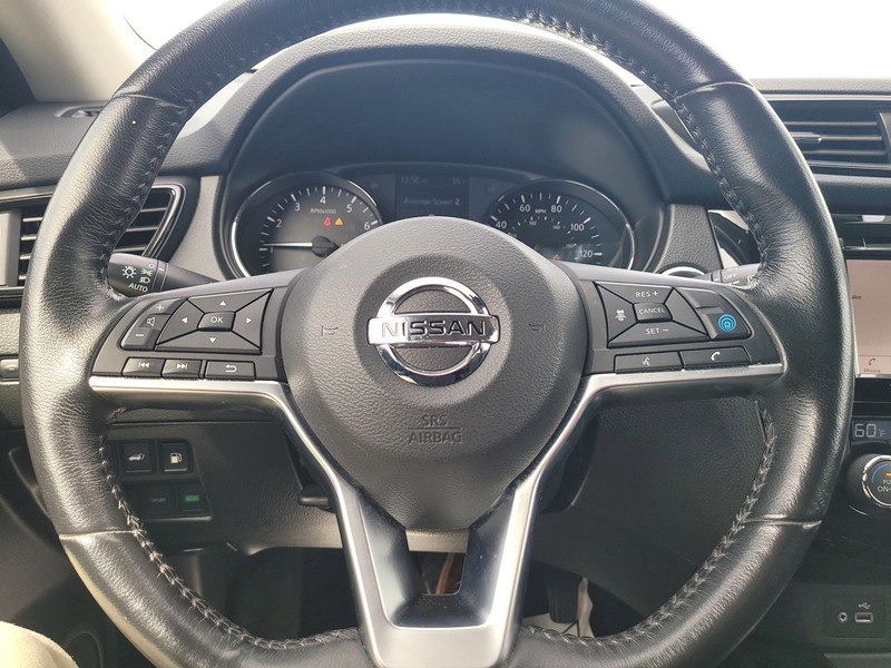 Nissan Rogue Vehicle Full-screen Gallery Image 14