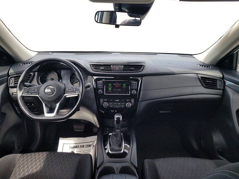 Nissan Rogue Vehicle Full-screen Gallery Image 16