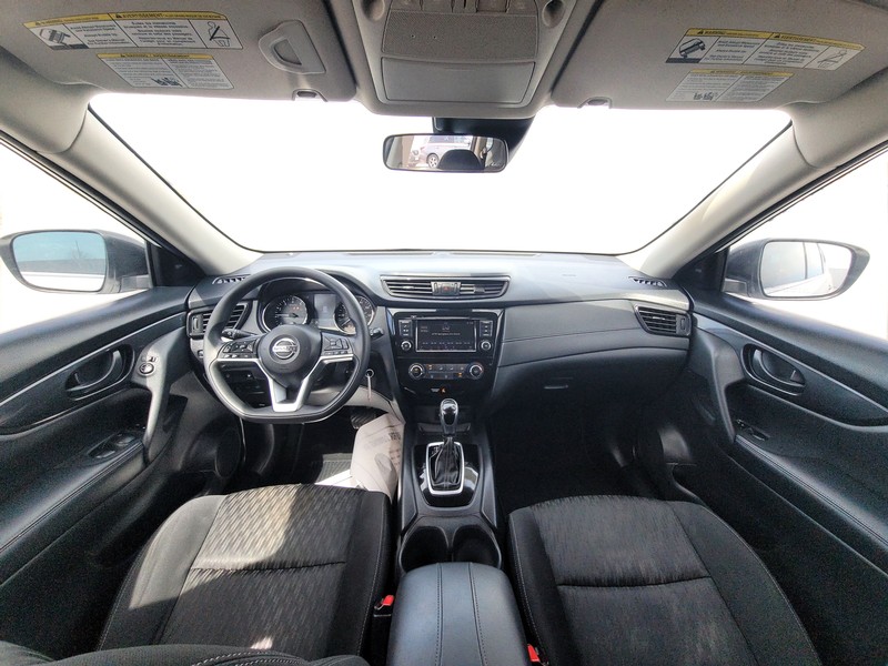 Nissan Rogue Vehicle Full-screen Gallery Image 15