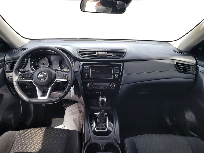 Nissan Rogue Vehicle Full-screen Gallery Image 16