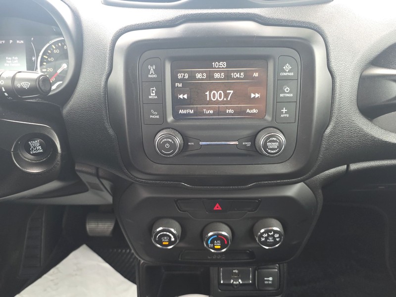 Jeep Renegade Vehicle Full-screen Gallery Image 12